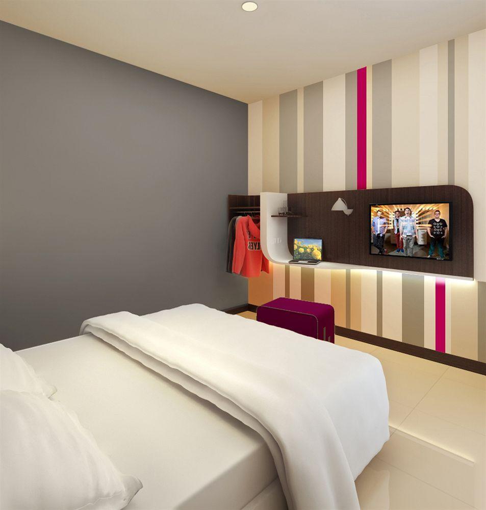 J Hotel Medan Kültér fotó