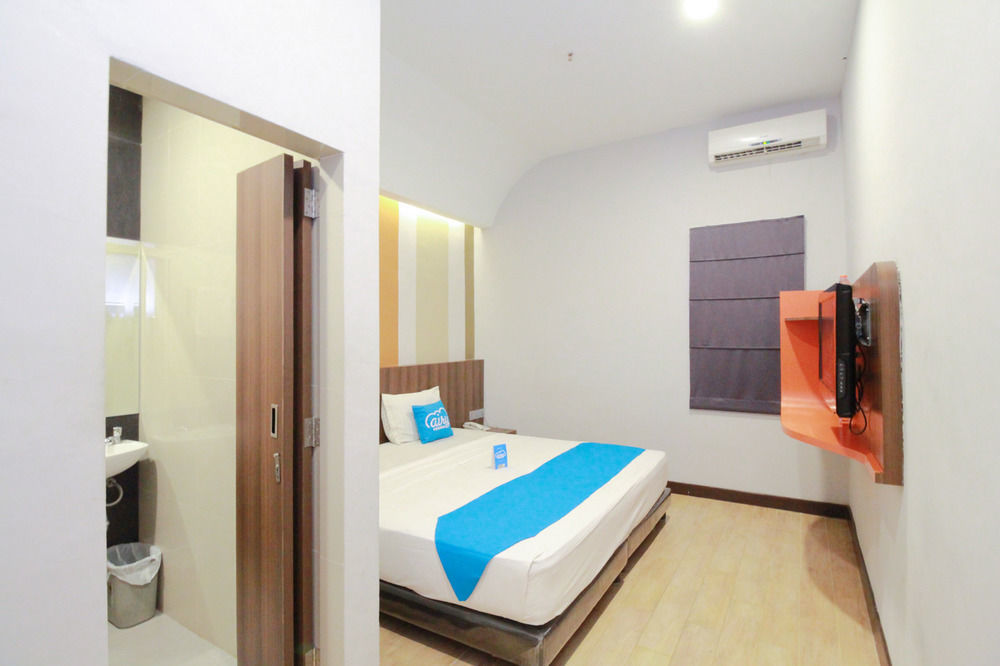 J Hotel Medan Kültér fotó