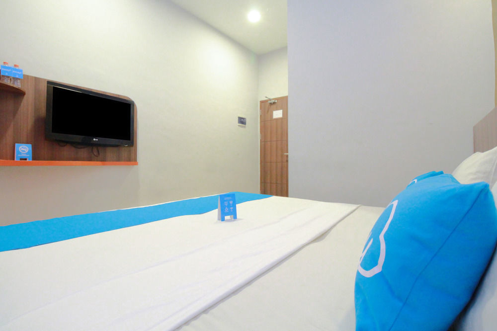 J Hotel Medan Kültér fotó