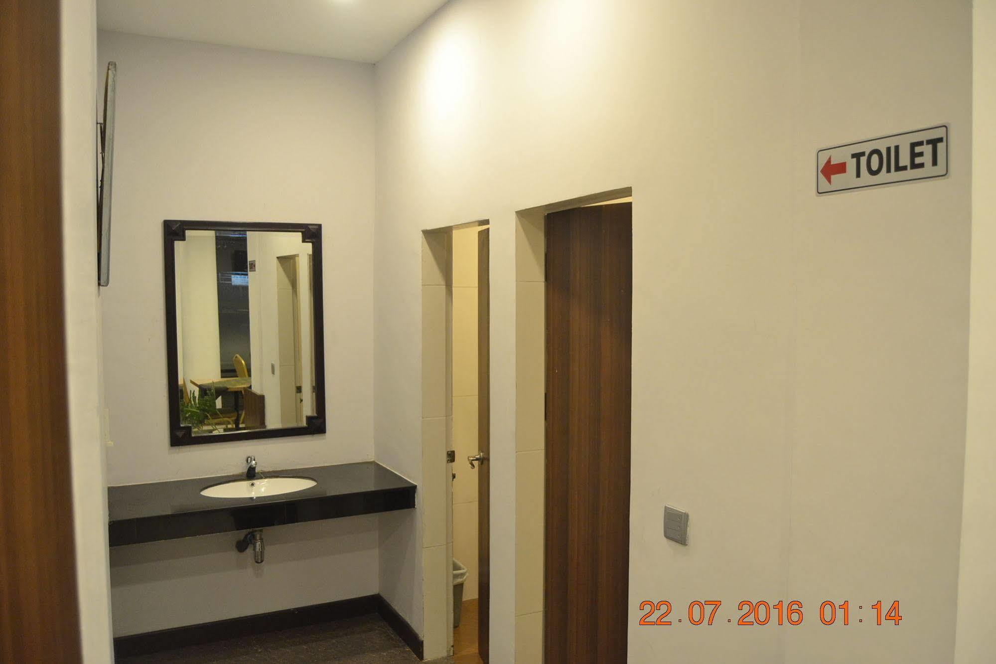 J Hotel Medan Kültér fotó