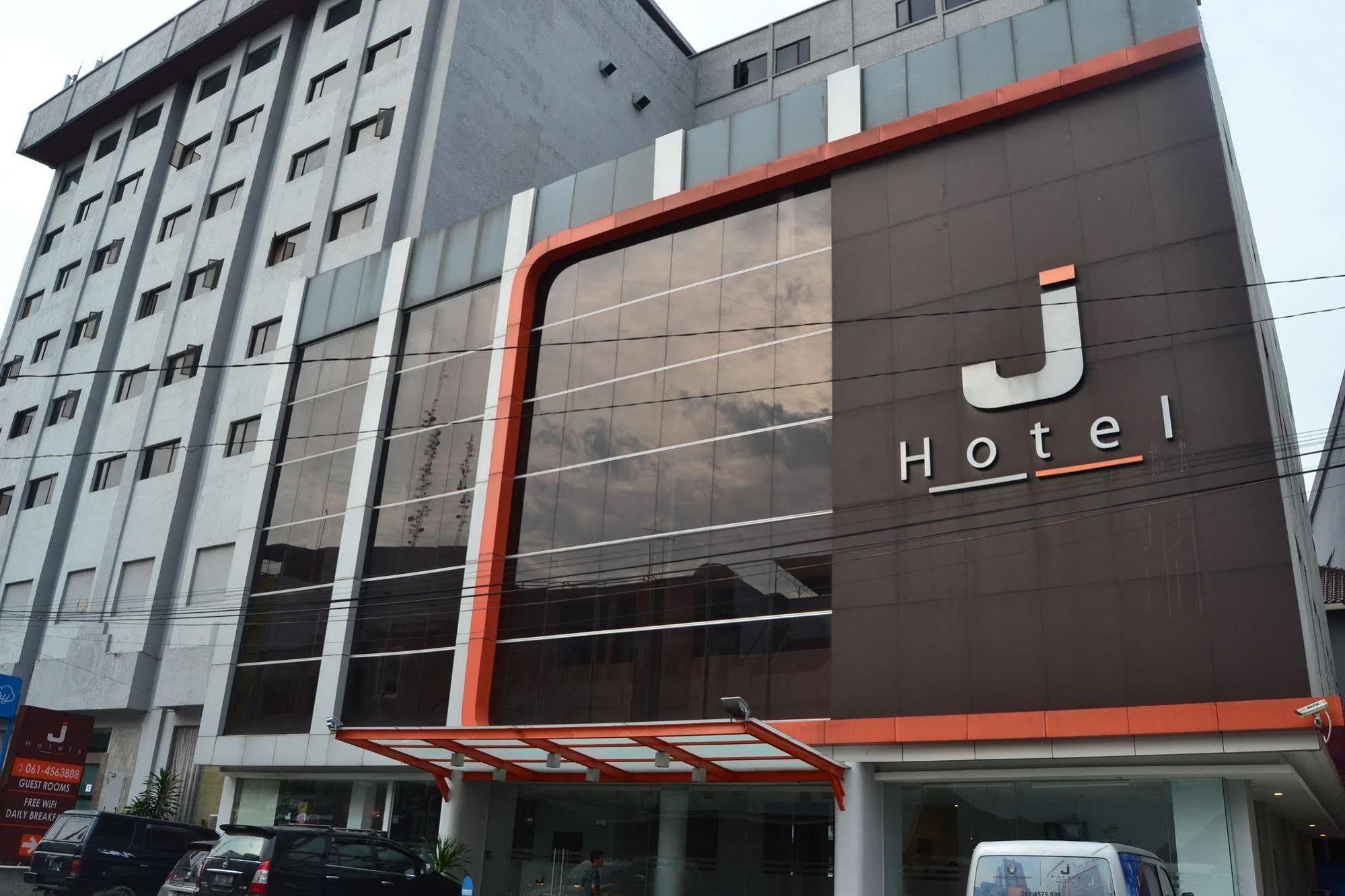 J Hotel Medan Kültér fotó