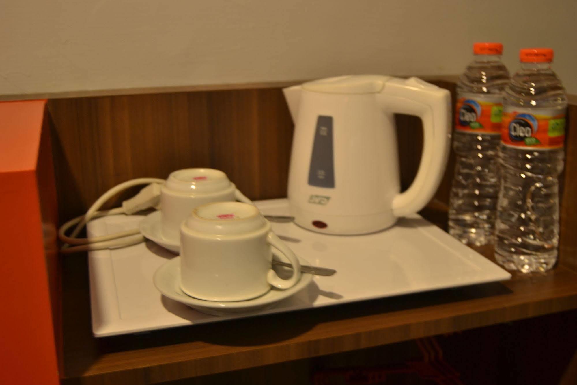 J Hotel Medan Kültér fotó